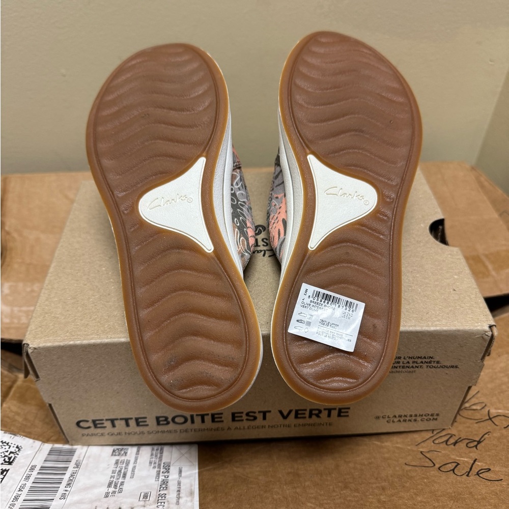 Clarks Women's Slides- Pink and Brown Leaf Pattern - Picture 3 of 5
